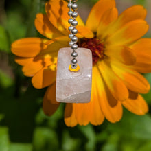 Indlæs billede til gallerivisning Morganite dainty teardrop pendant
