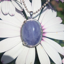 Indlæs billede til gallerivisning Hackmanite set in 925 silver star bezel

