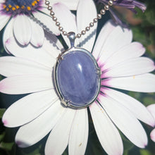 Indlæs billede til gallerivisning Hackmanite set in 925 silver star bezel

