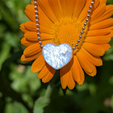 Indlæs billede til gallerivisning Belomorite Moonstone heart pendant
