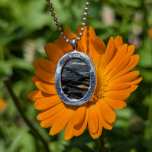 Indlæs billede til gallerivisning Nuummite in 925 silver star bezel pendant #2
