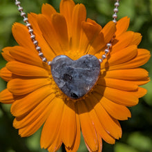 Indlæs billede til gallerivisning Larvakite heart pendant

