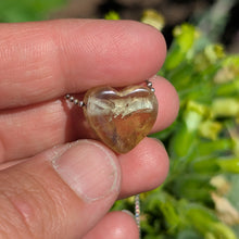 Indlæs billede til gallerivisning Citrine heart pendant
