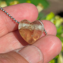 Indlæs billede til gallerivisning Citrine heart pendant
