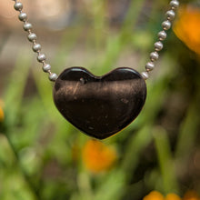 Lade das Bild in den Galerie-Viewer, Agni Manitite heart pendant
