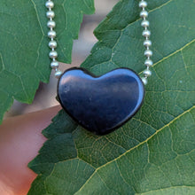 Lade das Bild in den Galerie-Viewer, Agni Manitite heart pendant
