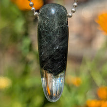 Lade das Bild in den Galerie-Viewer, Forest Crystal pendulum pendant

