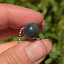 Lade das Bild in den Galerie-Viewer, Forest Crystal pendulum pendant
