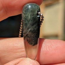Lade das Bild in den Galerie-Viewer, Forest Crystal pendulum pendant
