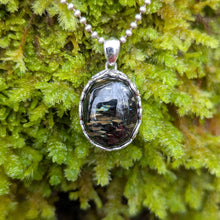 Ladda upp bild till gallerivisning, Nuummite in 925 silver bezel pendant #2
