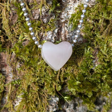 Ladda upp bild till gallerivisning, Petalite heart pendant
