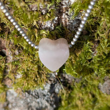 Ladda upp bild till gallerivisning, Petalite heart pendant
