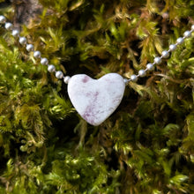 Ladda upp bild till gallerivisning, Pegmatite heart pendant
