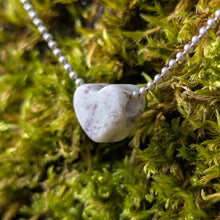 Ladda upp bild till gallerivisning, Pegmatite heart pendant
