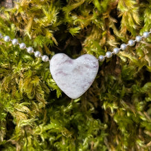 Ladda upp bild till gallerivisning, Pegmatite heart pendant
