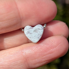 Ladda upp bild till gallerivisning, Pegmatite heart pendant
