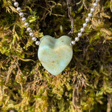 Ladda upp bild till gallerivisning, Chrysoprase heart pendant
