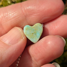 Ladda upp bild till gallerivisning, Chrysoprase heart pendant
