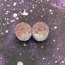 Load image into Gallery viewer, 00g (10mm) Pink Amethyst druzy plugs
