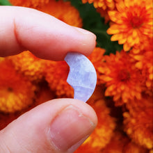 Load image into Gallery viewer, Hackmanite periwinkle moon cabochon
