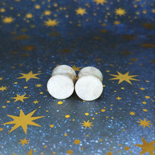 Load image into Gallery viewer, ~00g (9.80mm) Sunstone Moonstone plugs
