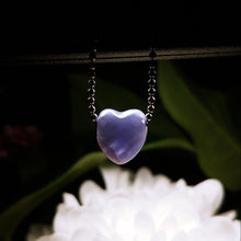 Indlæs billede til gallerivisning Hackmanite tiny heart pendant
