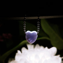 Ladda upp bild till gallerivisning, Hackmanite tiny heart pendant
