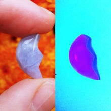 Load image into Gallery viewer, Hackmanite periwinkle moon cabochon
