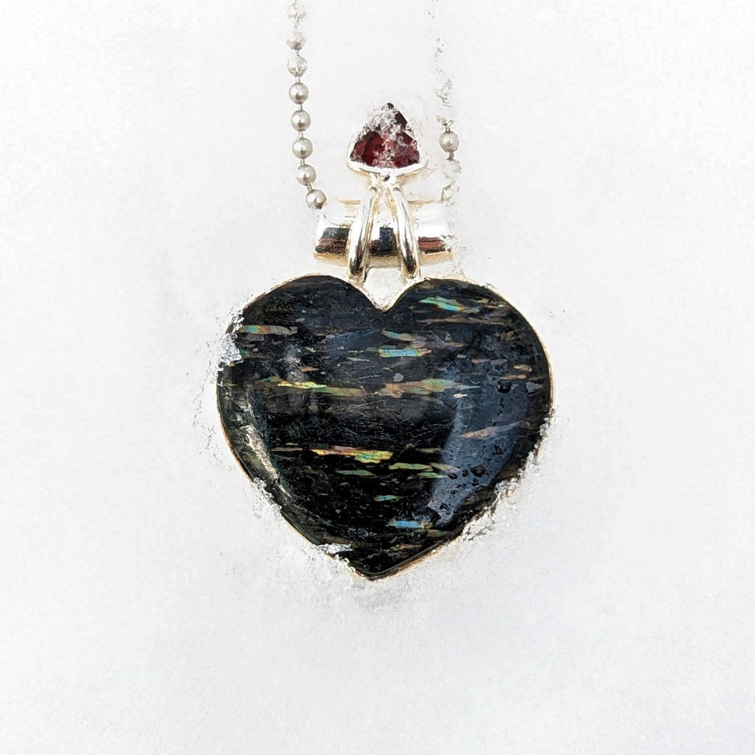 Nuummite and Garnet silver heart pendant