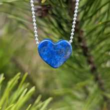 Lade das Bild in den Galerie-Viewer, Lapis Lazuli heart pendant #2
