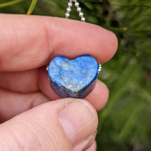 Charger l&#39;image dans la galerie, Lapis Lazuli heart pendant #2
