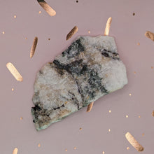 Charger l&#39;image dans la galerie, Greenland sparkly Albite with Aegirine, Analcime, Arfvedsonite and Chkalovite raw mineral specimen
