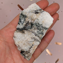 Indlæs billede til gallerivisning Greenland sparkly Albite with Aegirine, Analcime, Arfvedsonite and Chkalovite raw mineral specimen

