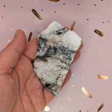Charger l&#39;image dans la galerie, Greenland sparkly Albite with Aegirine, Analcime, Arfvedsonite and Chkalovite raw mineral specimen
