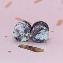 Load image into Gallery viewer, 00g (9mm) Lepidolite plugs
