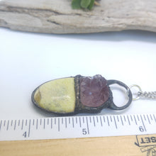 Indlæs billede til gallerivisning Amethyst &amp; Unknown stone soldered necklace

