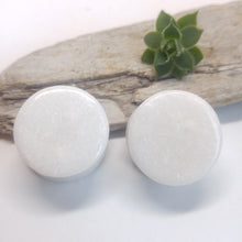 Load image into Gallery viewer, 7/8&quot; White druzy stone plugs

