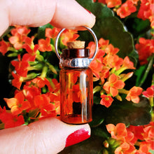 Indlæs billede til gallerivisning Small amber glass bottle with cork necklace - no patina
